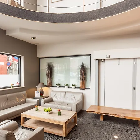 Hotel River 4*