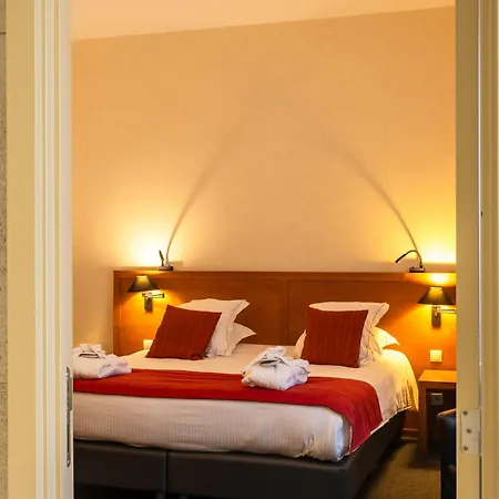 Hotel River 4*