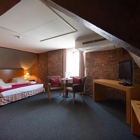 Hotel River