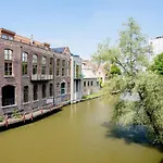 River Отель 4*