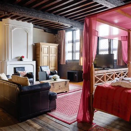 River Hotel 4*