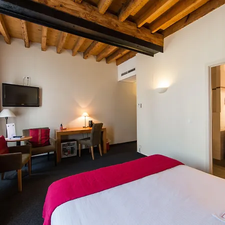 Hotel River