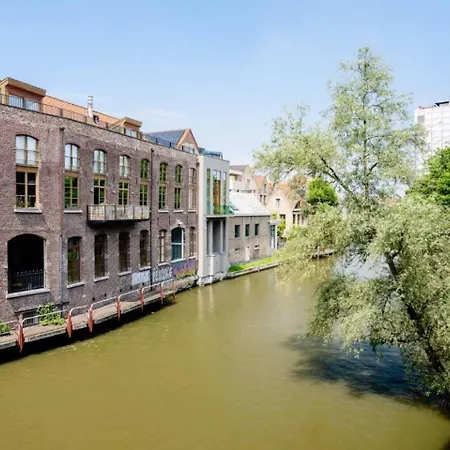 River Hotel